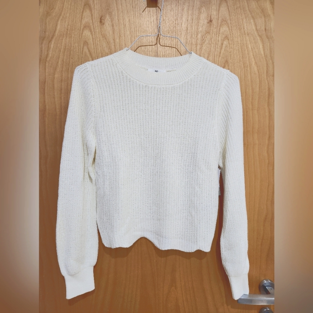NWT Small White Sweater with scalloped edge